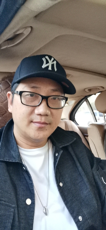 拥抱幸福的第一张照片--武平相亲网