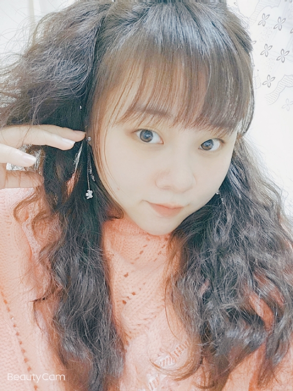 艾薇儿的第一张照片--武平相亲网