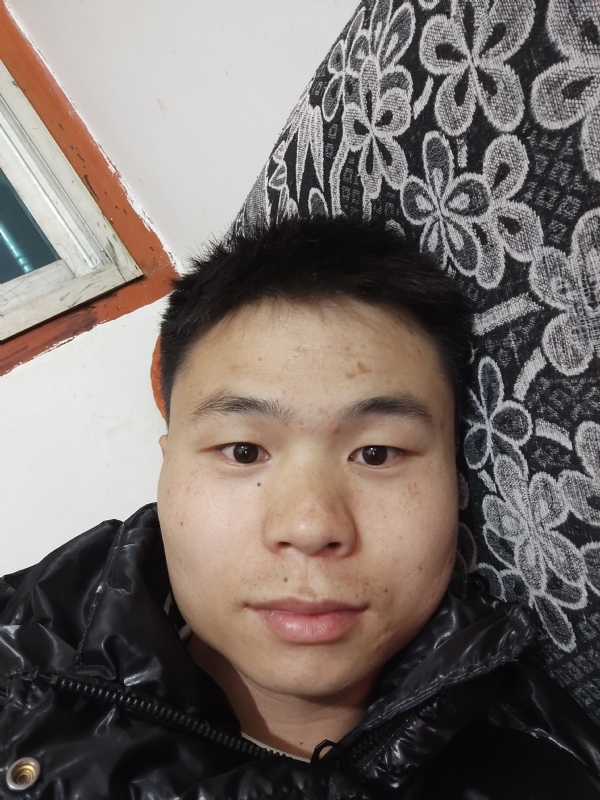 麒麟区幼儿园扛把子的第三张照片--武平相亲网